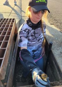 armor hand newborn ducklings rescue 04